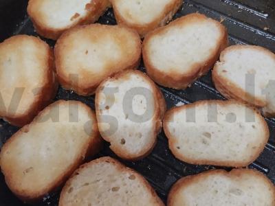 Bagetas su kiaušiniu ir sūriu pusryčiams Žingsnis 3