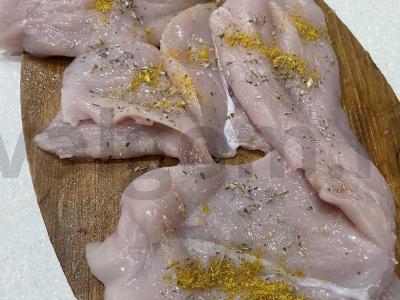 Vištienos kotletai džiūvėsėliuose keptuvėje Žingsnis 3