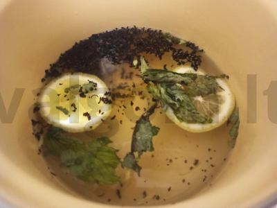 Arbatos gėrimas su citrina, imbieru ir mėtomis Žingsnis 2