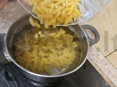 Švelni makaronai su kalakutiena Žingsnis 1