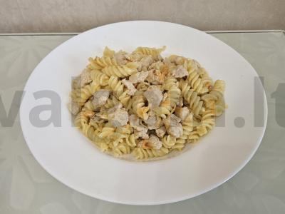 Švelni makaronai su kalakutiena pagrindine nuotrauka