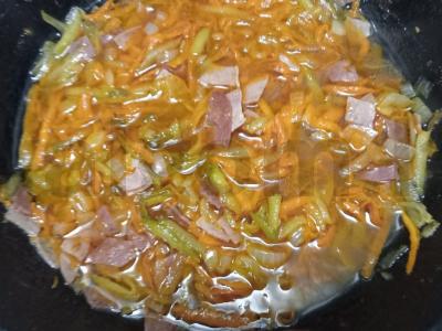 Greita solyanka su ryžiais Žingsnis 8