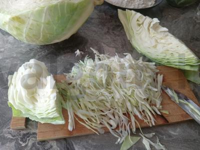 Keturių ingredientų rauginti kopūstai Žingsnis 2