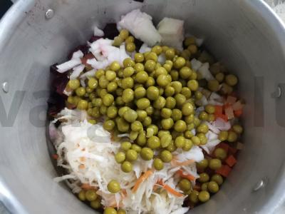 Klasikinis vinigretas su marinuotais agurkais Žingsnis 4