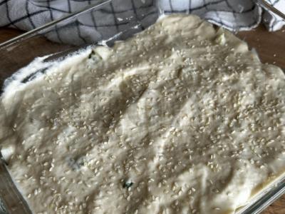 Žuvies pyragas su svogūnais ir kiaušiniais Žingsnis 3