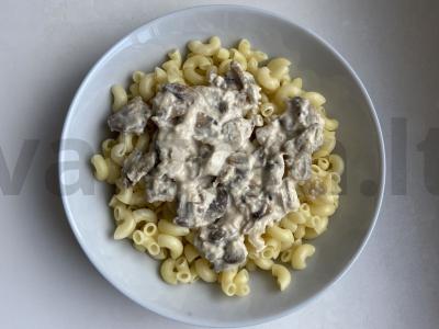 Kreminiai grybų padažu „Švelnus patiekalas“ pagrindine nuotrauka