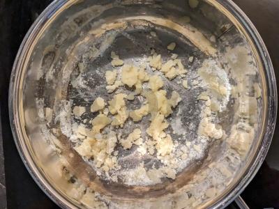 Sūrio koldūnai su bolonjezo padažu Žingsnis 1