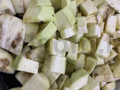 Daržovių sriuba su kiauliena ant kaulo ir baklažanais Žingsnis 3