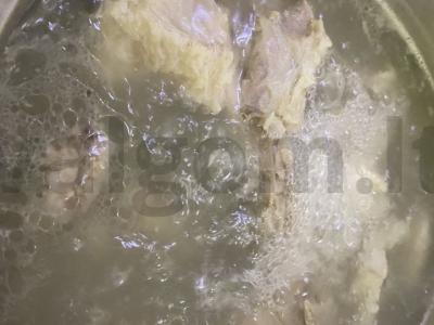 Daržovių sriuba su kiauliena ant kaulo ir baklažanais Žingsnis 4