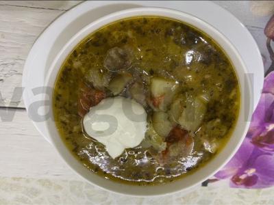 Daržovių sriuba su kiauliena ant kaulo ir baklažanais pagrindine nuotrauka