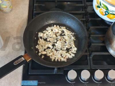 Keptas vištienos filė ant daržovių pagalvėlės Žingsnis 4