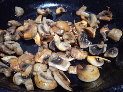 Makaronai su pieniniais pievagrybiais Žingsnis 3