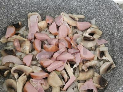 Makaronai su grybais ir dešrelėmis Žingsnis 2