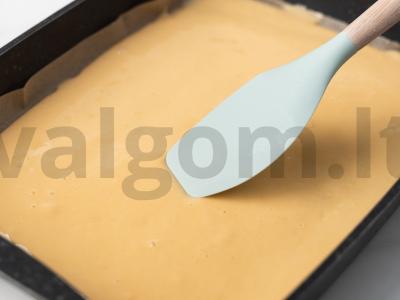 Biskvitinis ritinys su aguonomis Žingsnis 4