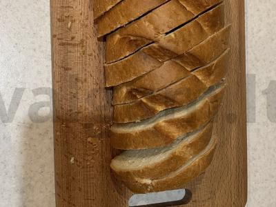 Kvapnūs skrudinti duonos gabaliukai su krapais Žingsnis 1