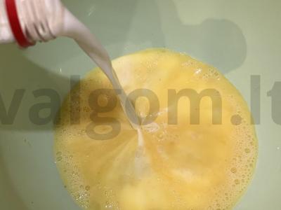 Kvapnūs skrudinti duonos gabaliukai su krapais Žingsnis 3