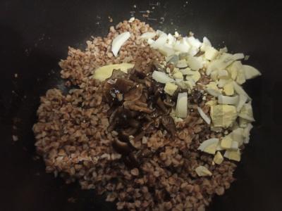 Grikių košė su grybais ir kiaušiniu Žingsnis 4