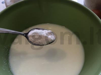 Kefyro pyragas su riešutais Žingsnis 1