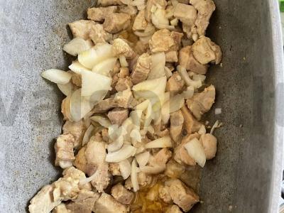 Kiaulienos guliašas pomidorų padaže Žingsnis 3