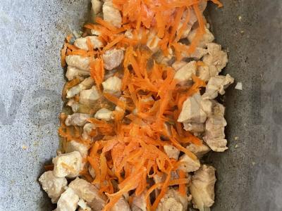 Kiaulienos guliašas pomidorų padaže Žingsnis 4