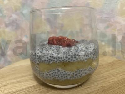 Chia sėklų ir bananų pudingas pagrindine nuotrauka