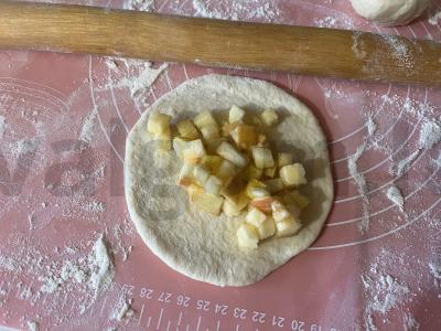 Sluoksniuoti pyragėliai orkaitėje su obuolių įdaru Žingsnis 9