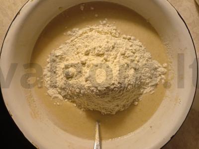 Vegetariškas obuolių-bananų keksas su graikiniais riešutais Žingsnis 3