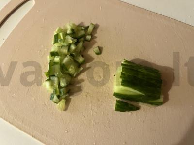 Porcijų daržovių salotas ant krekerių Žingsnis 3