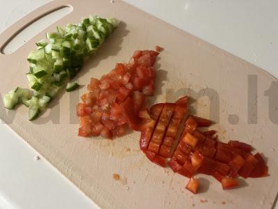 Porcijų daržovių salotas ant krekerių Žingsnis 9