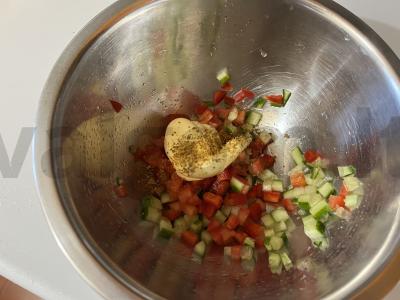 Porcijų daržovių salotas ant krekerių Žingsnis 12