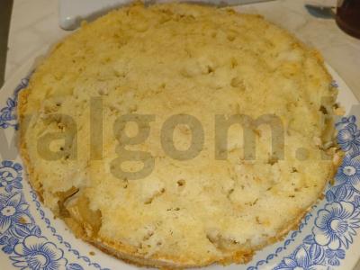 Obuolių ir cinamono šarlotė pagrindine nuotrauka