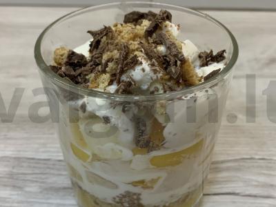 Desertas su ledais, vaisiais ir avižiniais sausainiais pagrindine nuotrauka