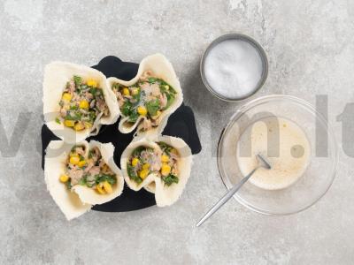 Paprasti krepšeliai su tunu ir kukurūzais Žingsnis 3