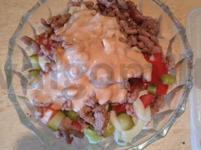Burgerių salotos su faršu ir daržovėmis Žingsnis 10