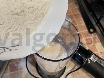 Įdaryti blynai su kumpiu ir sūriu Žingsnis 1