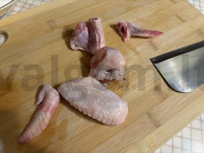 Vištienos sparneliai tempura dribsniuose Žingsnis 3