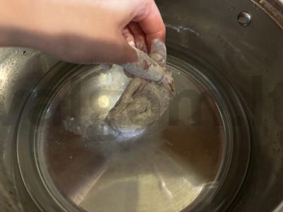 Vištienos sparneliai tempura dribsniuose Žingsnis 5