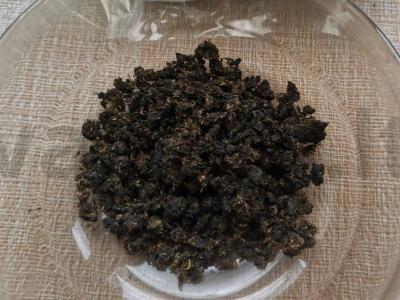 Gėrimas su kipreju, laimu, pušų kankorėžiais ir pienešvėmis Žingsnis 3