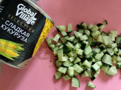 Lengvas kukurūzų ir kiaušinių salotas Žingsnis 2