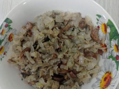 Grybų ir svogūnų soljanka pagrindine nuotrauka