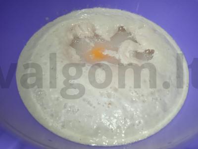 Kepiniai su mielėmis ant pieno ir vandens Žingsnis 3