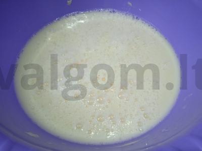 Kepiniai su mielėmis ant pieno ir vandens Žingsnis 5