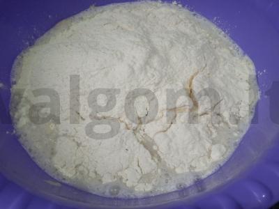 Kepiniai su mielėmis ant pieno ir vandens Žingsnis 6