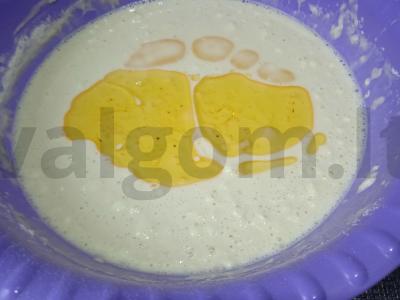 Kepiniai su mielėmis ant pieno ir vandens Žingsnis 7