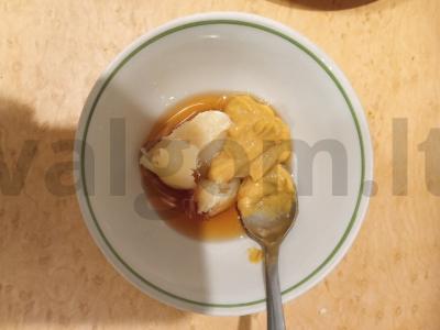 Salotas su fetos sūriu ir medaus-garstyčių padažu Žingsnis 1