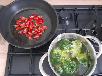 Naudingas pusryčių patiekalas iš kiaušinių ir brokolių Žingsnis 2