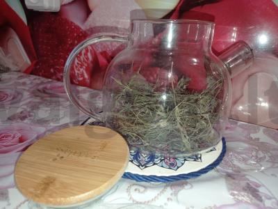 Laukinio čiobrelių arbata su spanguolėmis Žingsnis 1