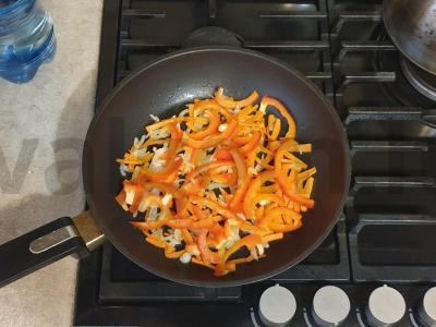 Troškinta vištienos filė su sezamu ir daržovėmis Žingsnis 3