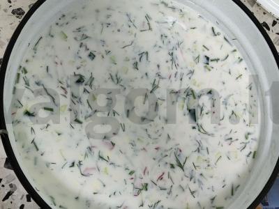 Šaltibarščiai su dešrelėmis Žingsnis 3