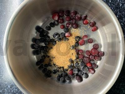 Juodųjų serbentų ir spanguolių kisielius Žingsnis 1